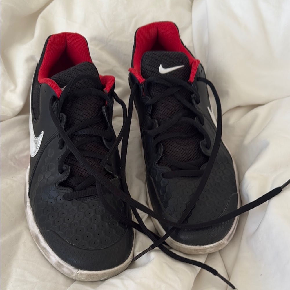 Nike men’s Black and Red Sneakers